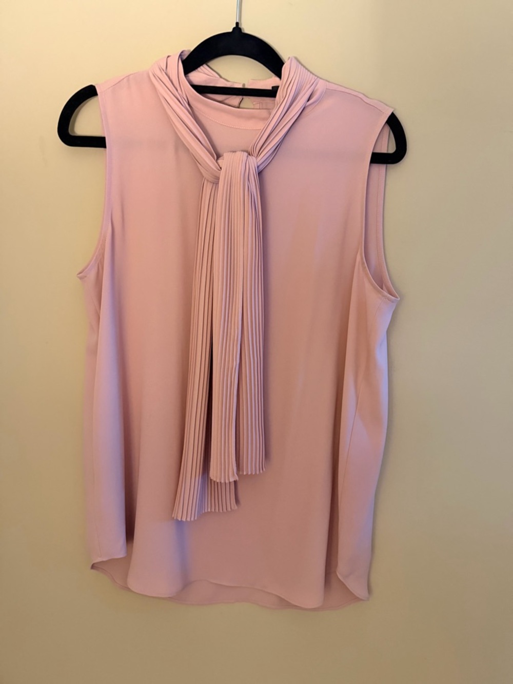 Ann Taylor Sleeveless Pleated Tie-Neck Camisole in Light Pink